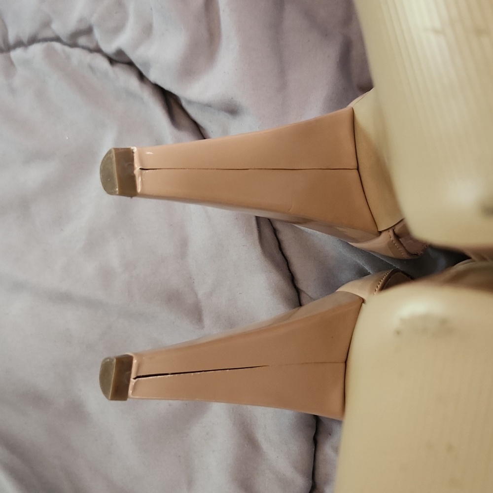 NWT Guess heels size 7 - Picture 6 of 7